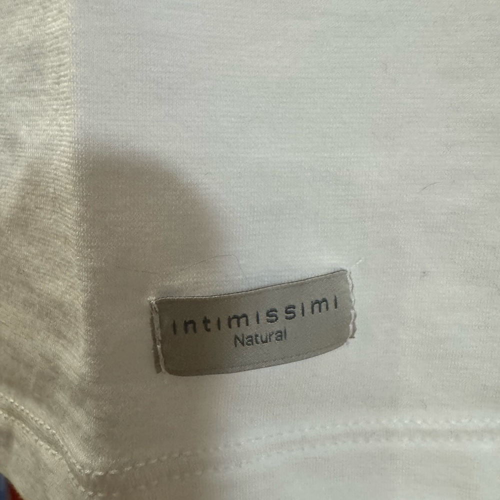 Intimissimi VS of Italy super soft and luxurious white tank top. NWT - Size M - Picture 3 of 8
